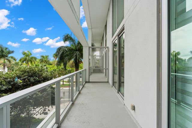 2000 Metropica Way 214, Sunrise, FL 33323