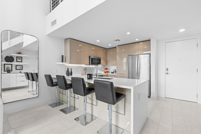 2000 Metropica Way 214, Sunrise, FL 33323