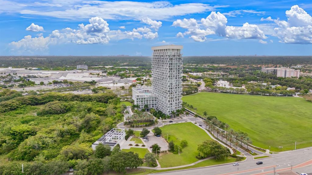2000 Metropica Way 214, Sunrise, FL 33323