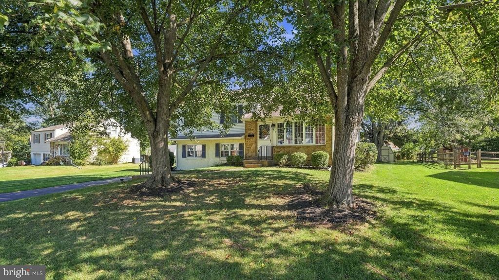 1037 PROSS RD #, LANSDALE, PA 19446 — exterior