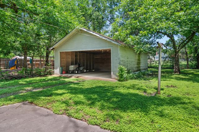 110 Woodland Avenue, Corsicana, TX 75110