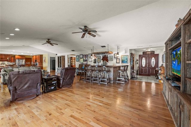 10651 SW 27th St, Davie, FL 33328