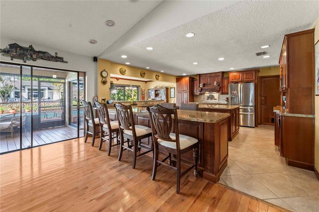 10651 SW 27th St, Davie, FL 33328