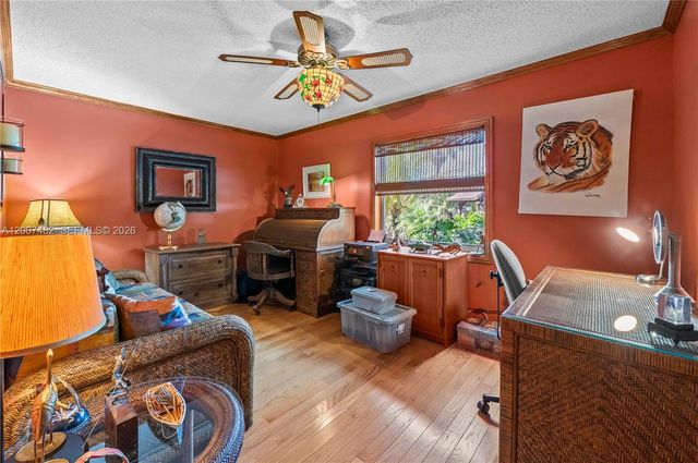 10651 SW 27th St, Davie, FL 33328