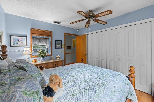 10651 SW 27th St, Davie, FL 33328