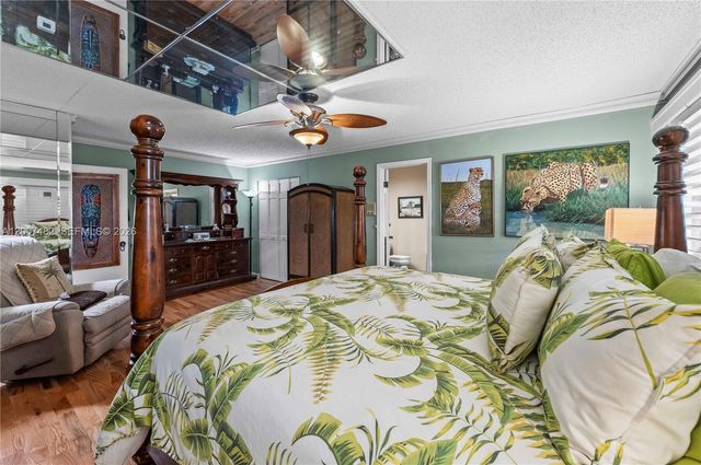 10651 SW 27th St, Davie, FL 33328