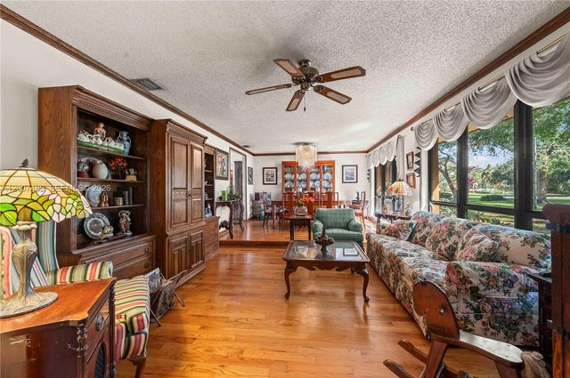 10651 SW 27th St, Davie, FL 33328