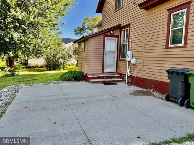 613 Maine Avenue, Adrian, MN 56110
