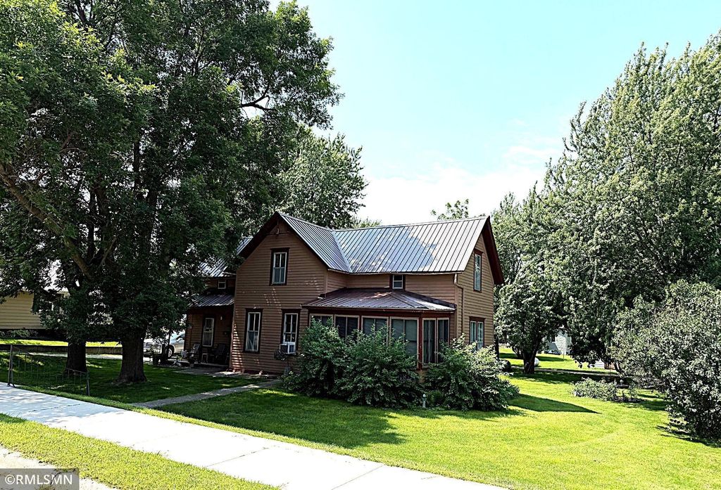 613 Maine Avenue, Adrian, MN 56110
