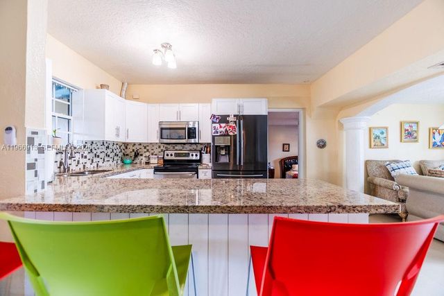 6101 Flagler St, Hollywood, FL 33023