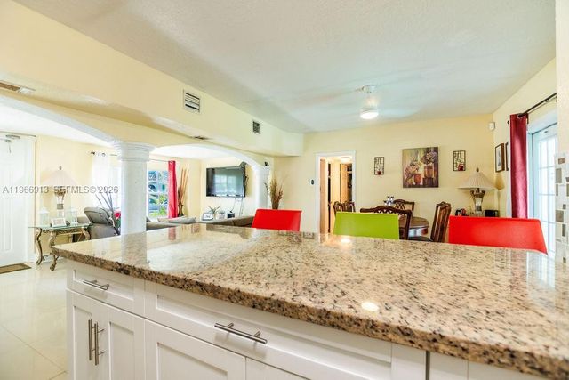 6101 Flagler St, Hollywood, FL 33023