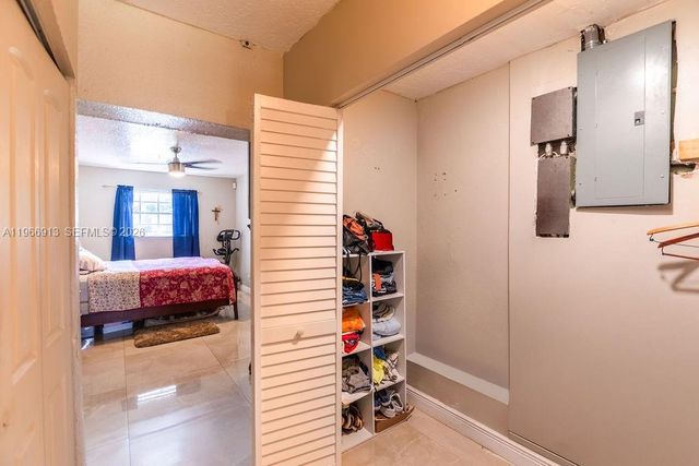 6101 Flagler St, Hollywood, FL 33023