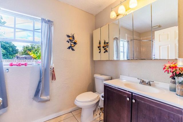 6101 Flagler St, Hollywood, FL 33023