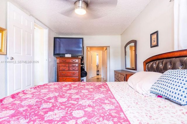 6101 Flagler St, Hollywood, FL 33023