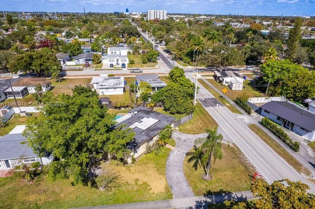 6101 Flagler St, Hollywood, FL 33023