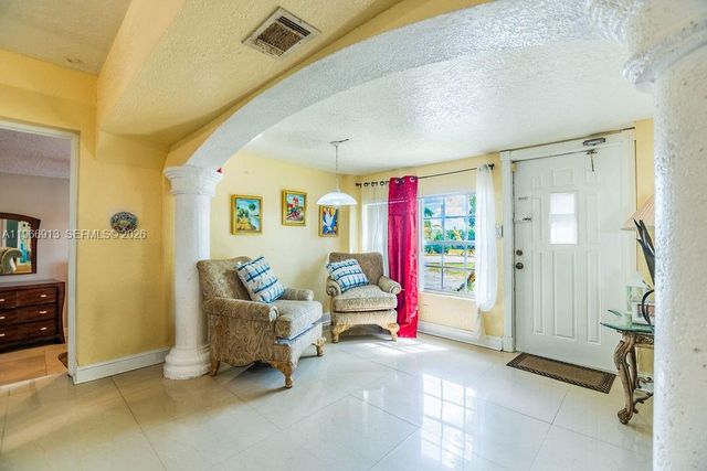 6101 Flagler St, Hollywood, FL 33023