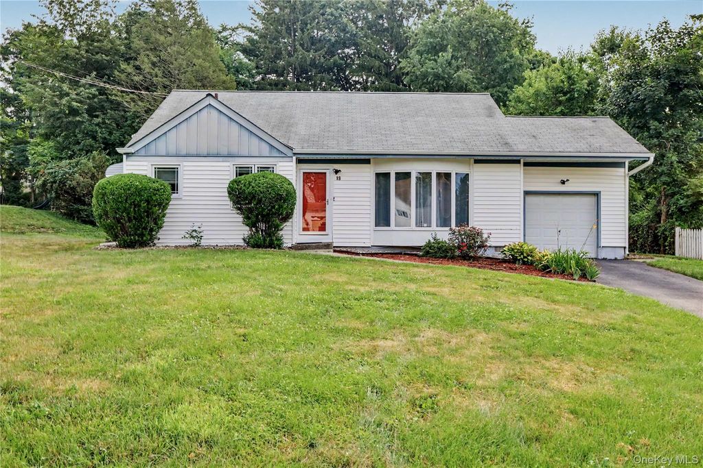 19 Cynthia Road, Cortlandt Manor, NY 10567