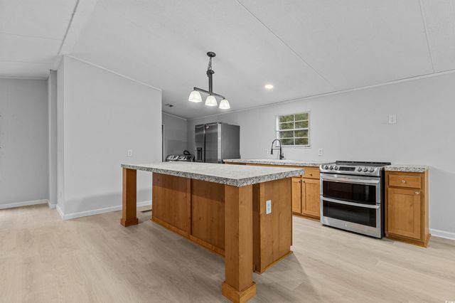 136 Vernon Way, Hemingway, SC 29554