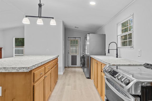 136 Vernon Way, Hemingway, SC 29554