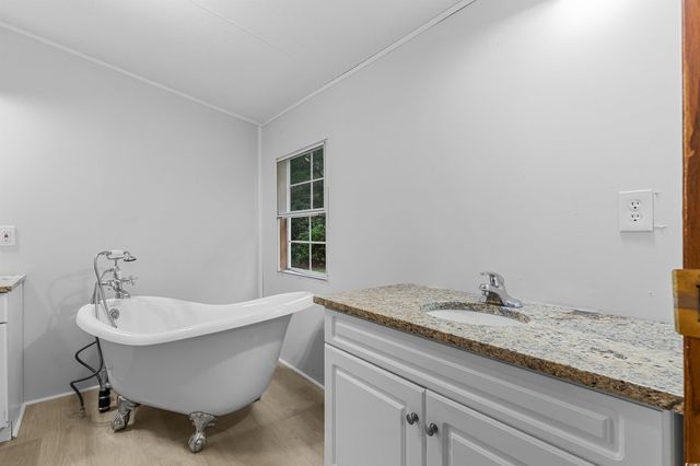 136 Vernon Way, Hemingway, SC 29554