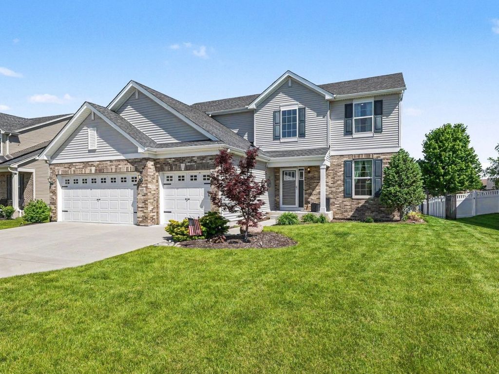 Image 1 of property listing at 803 High Grove Drive, Minooka, IL 60447