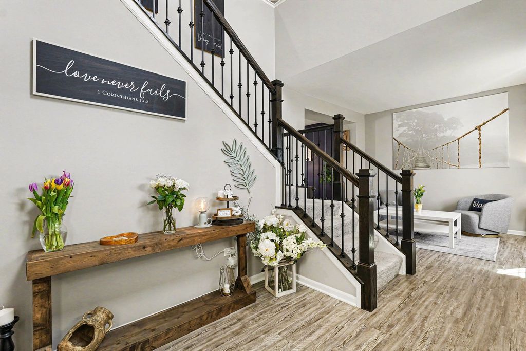Image 3 of property listing at 803 High Grove Drive, Minooka, IL 60447