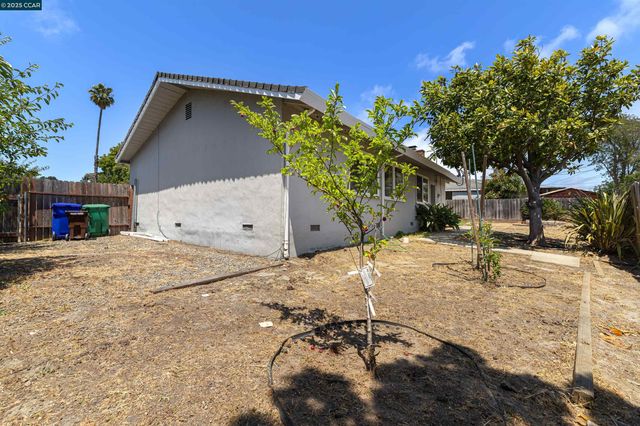 2508 Moyers Rd, Richmond, CA 94806