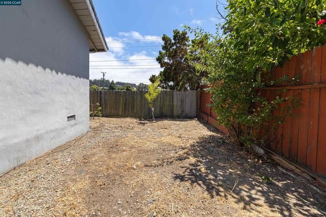 2508 Moyers Rd, Richmond, CA 94806