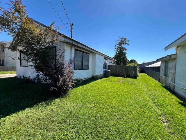 828 Elm, Houma, LA 70364