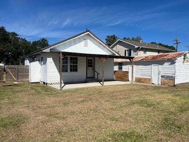 828 Elm, Houma, LA 70364