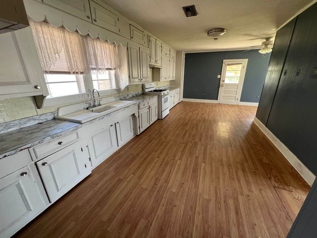 828 Elm, Houma, LA 70364