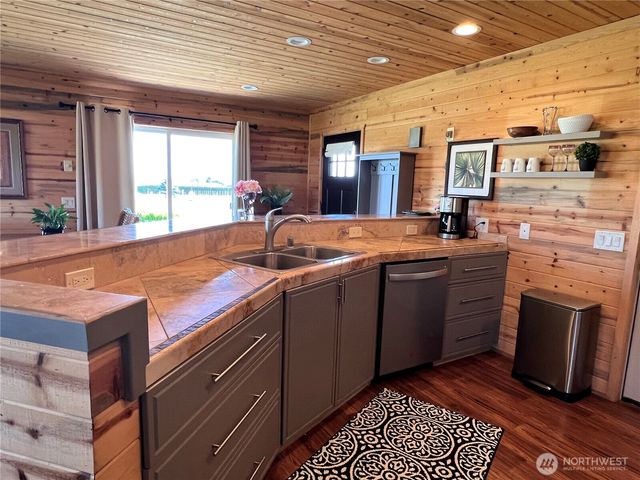 121 Arbor Lane, Sequim, WA 98382