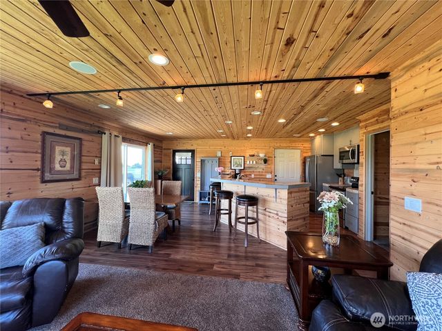 121 Arbor Lane, Sequim, WA 98382