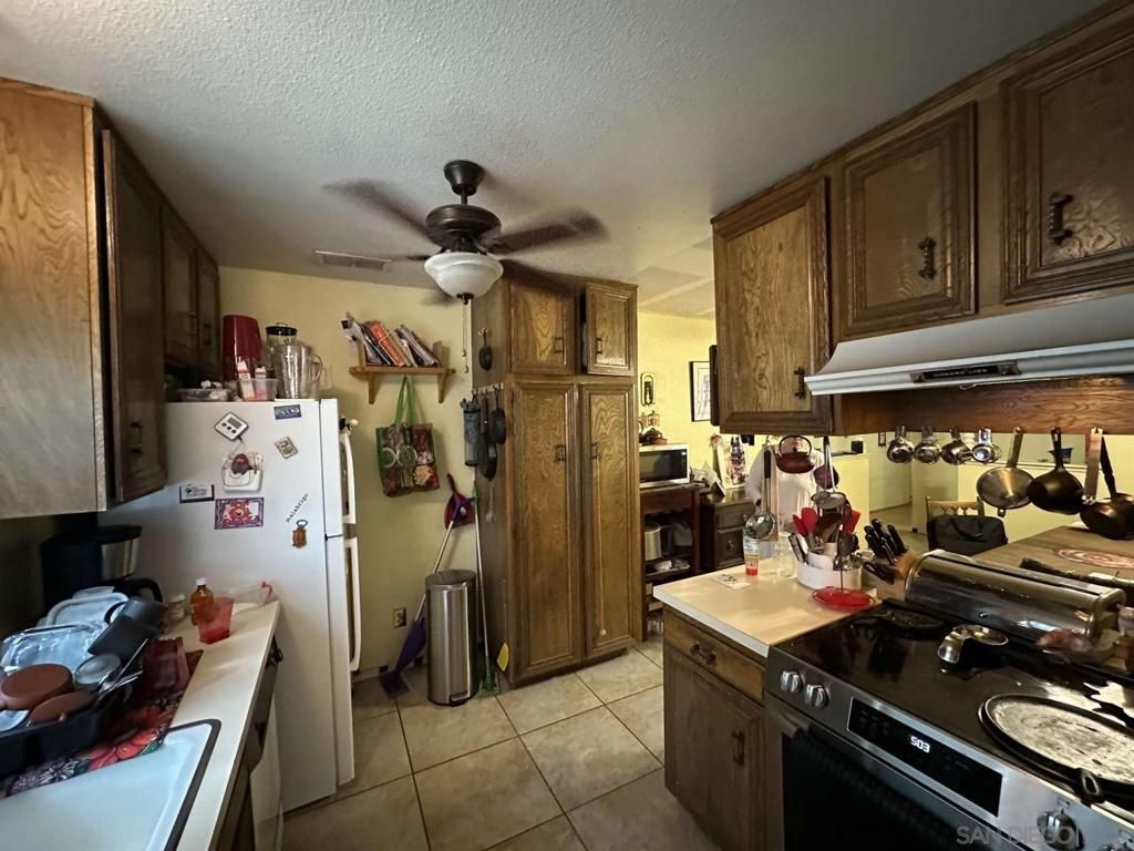 Image 16 of property listing at 396 W Jones ST, Brawley, CA 92227