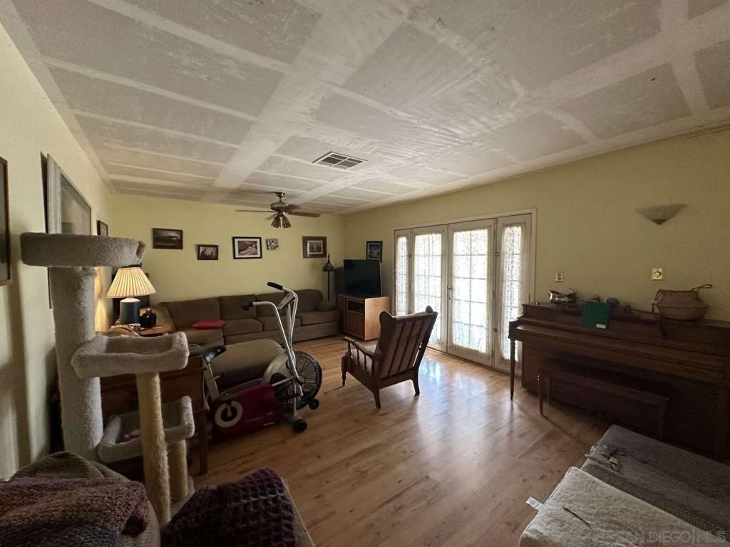Image 18 of property listing at 396 W Jones ST, Brawley, CA 92227