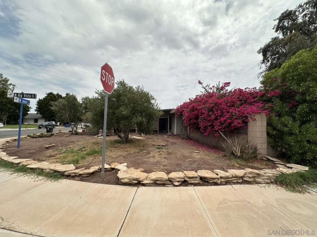 Image 5 of property listing at 396 W Jones ST, Brawley, CA 92227