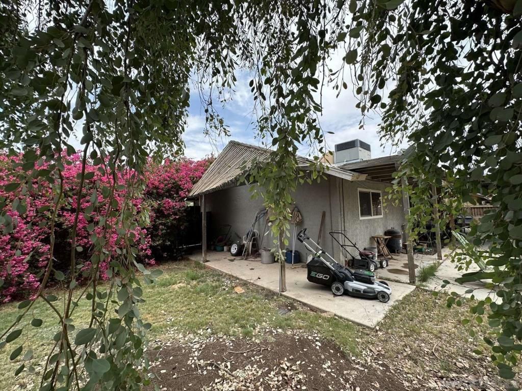 Image 6 of property listing at 396 W Jones ST, Brawley, CA 92227