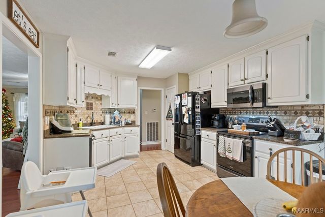 307 OLD ORCHARD Road, Deatsville, AL 36022