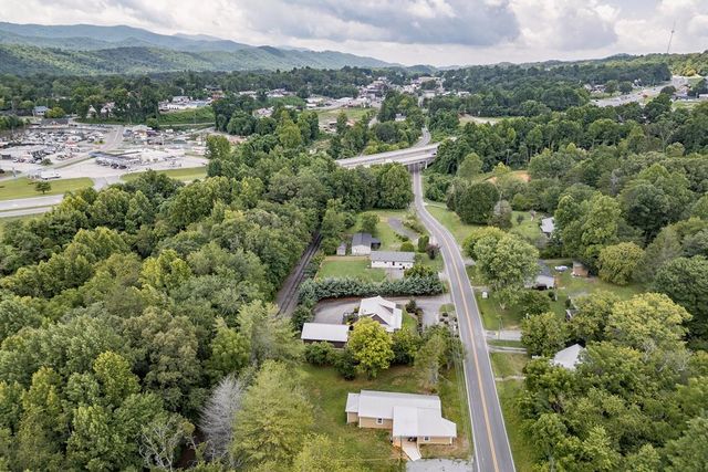 584 Ada Street, Blue Ridge, GA 30513