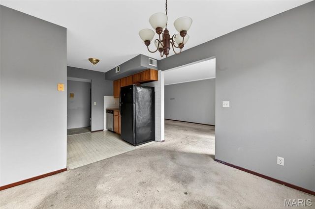 6458 White Cap Lane B, St Louis, MO 63033