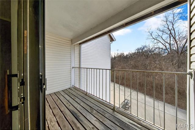 6458 White Cap Lane B, St Louis, MO 63033