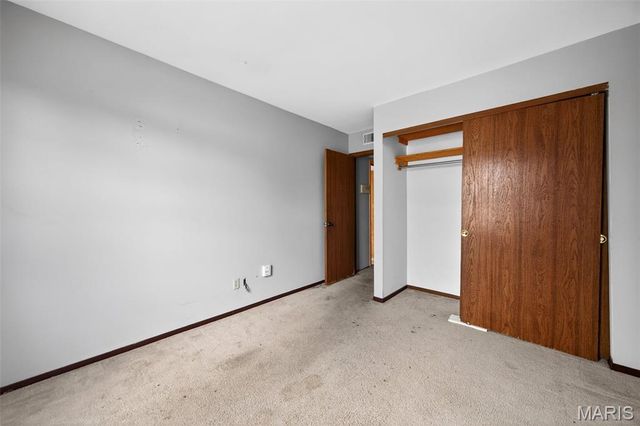 6458 White Cap Lane B, St Louis, MO 63033