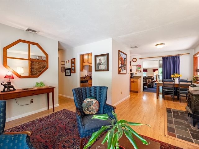 430 Lake Shore Dr, Duxbury, MA 02332
