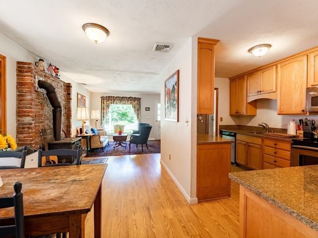 430 Lake Shore Dr, Duxbury, MA 02332