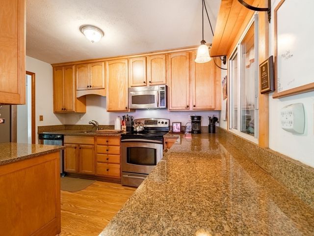 430 Lake Shore Dr, Duxbury, MA 02332