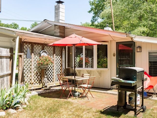430 Lake Shore Dr, Duxbury, MA 02332