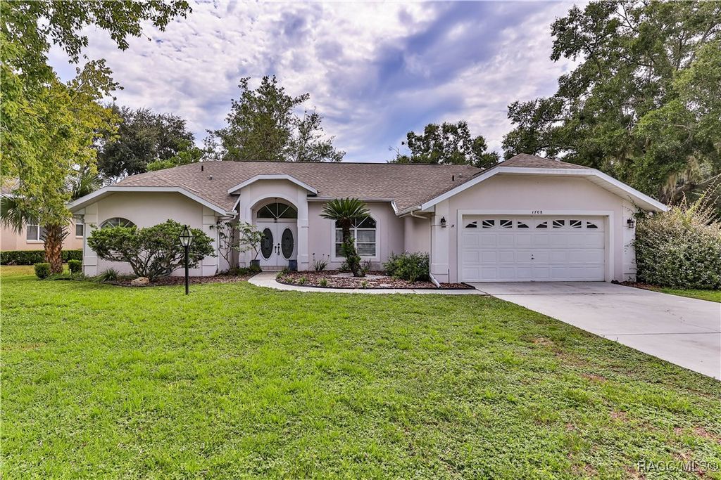 1708 N Marlborough Loop, Crystal River, FL 34429