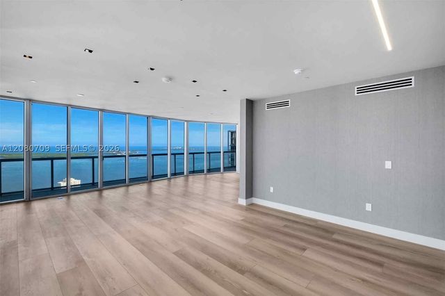 465 Brickell Ave PH5701, Miami, FL 33131