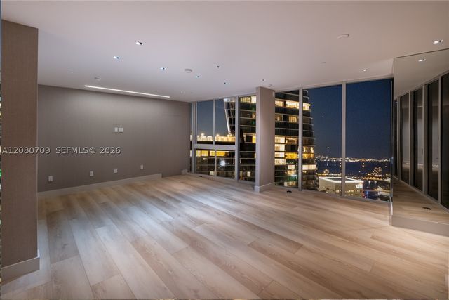 465 Brickell Ave PH5701, Miami, FL 33131