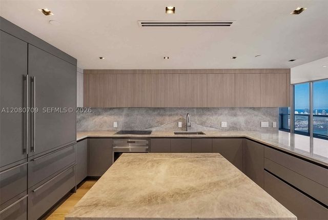 465 Brickell Ave PH5701, Miami, FL 33131